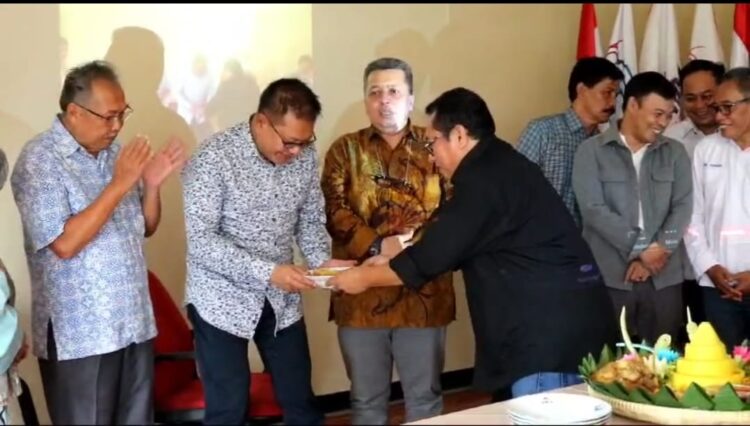 Semangat Persaudaraan: Potong Tumpeng dan Donor Darah Serentak di Perayaan HUT ke-7 SMSI