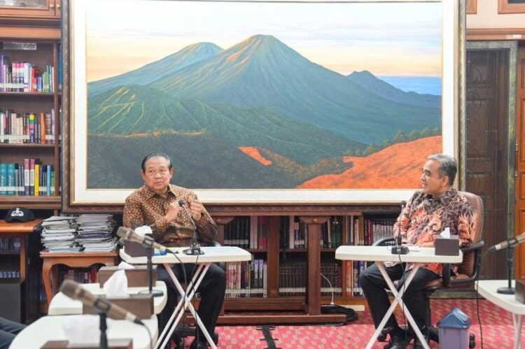 Jelang Pelantikan Presiden, Muzani Sambangi SBY di Cikeas: Undangan Penting untuk Tokoh Bangsa*