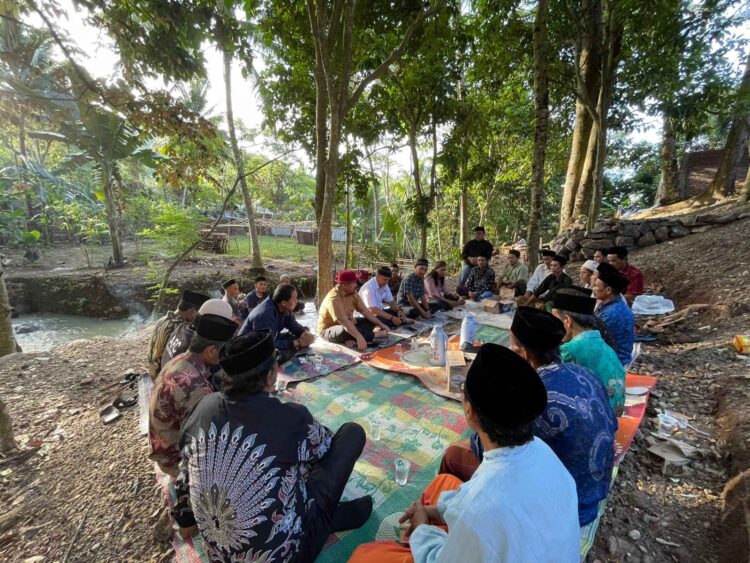 Jelang Akhir Tahun 2024, Kades Talaga Bersama Masyarakat Pers dan PHRI Pokja Gelar Tasyakuran dan Penyematan Nama Sungai Gus Ipul